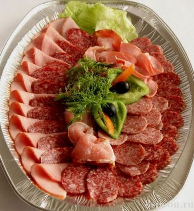 Нарезки из колбасы - фото: колбасная нарезка - идеи оформления на ...